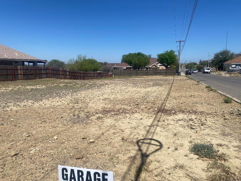 0.2 acres in Maverick County gallery image 2