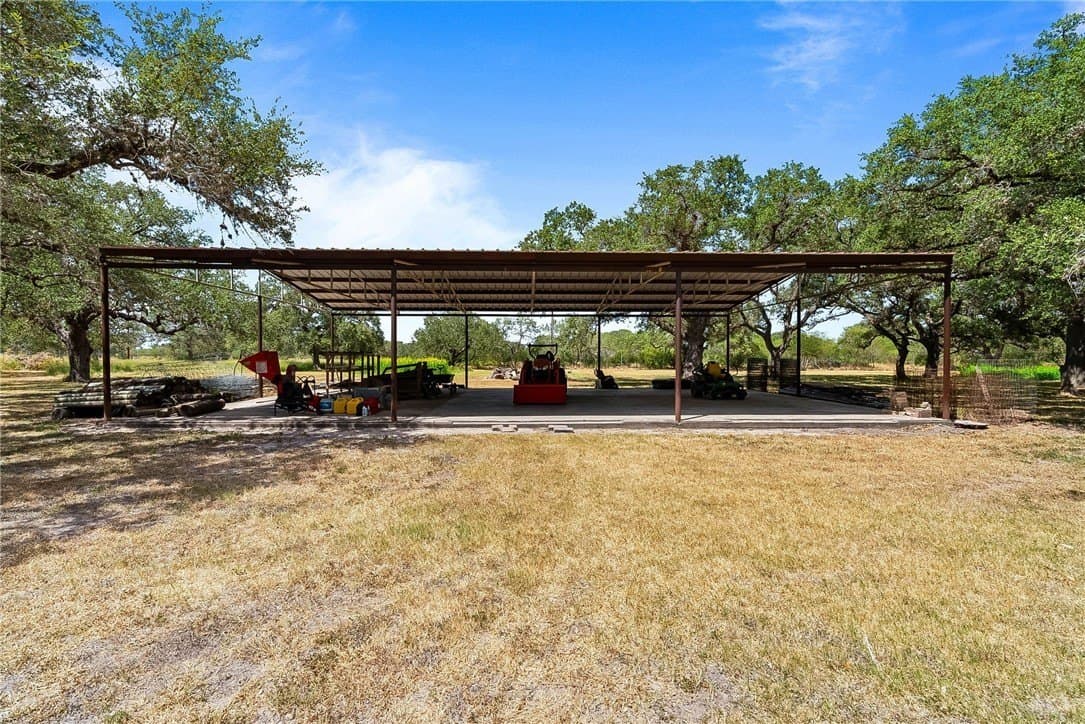 100,000 acres in Bee County - photo 5