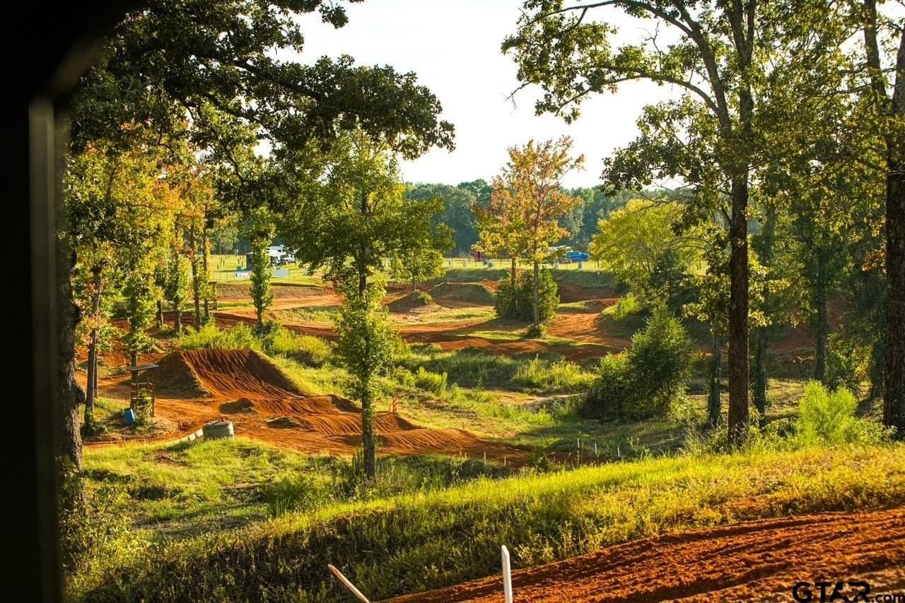 76 acres in Smith County gallery image 4