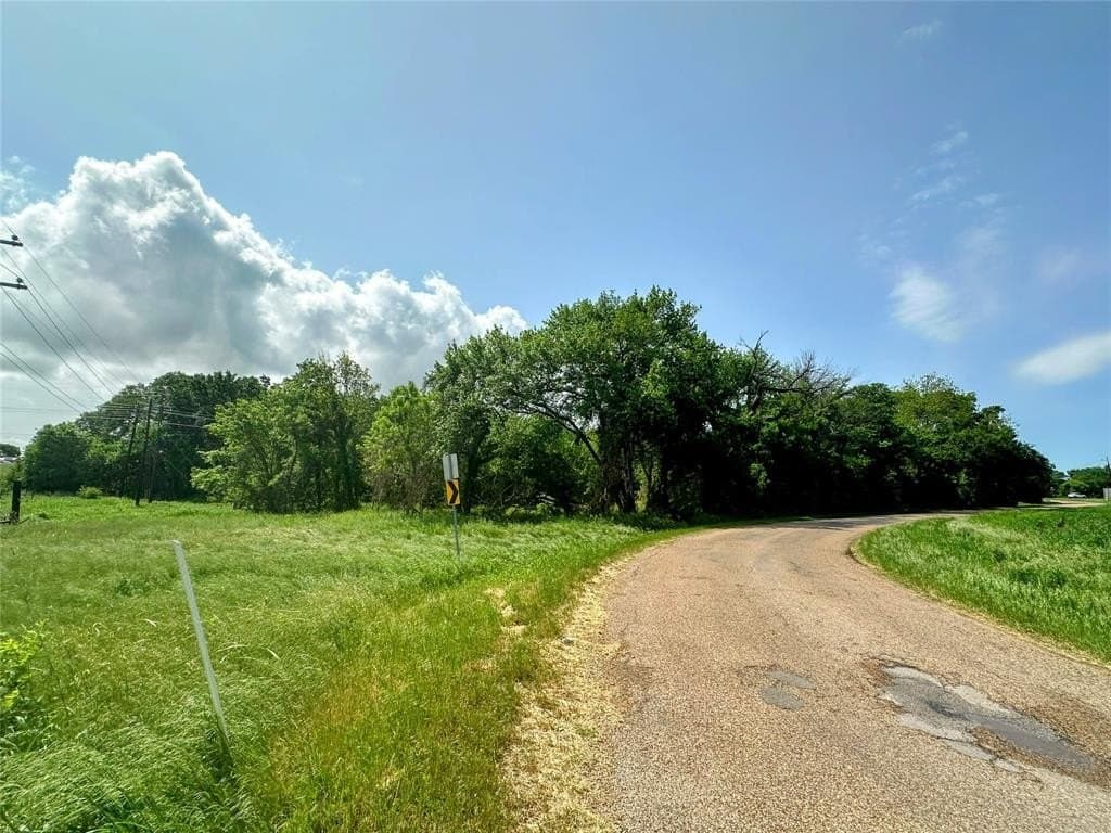 2.31 acres in McLennan County gallery image 3