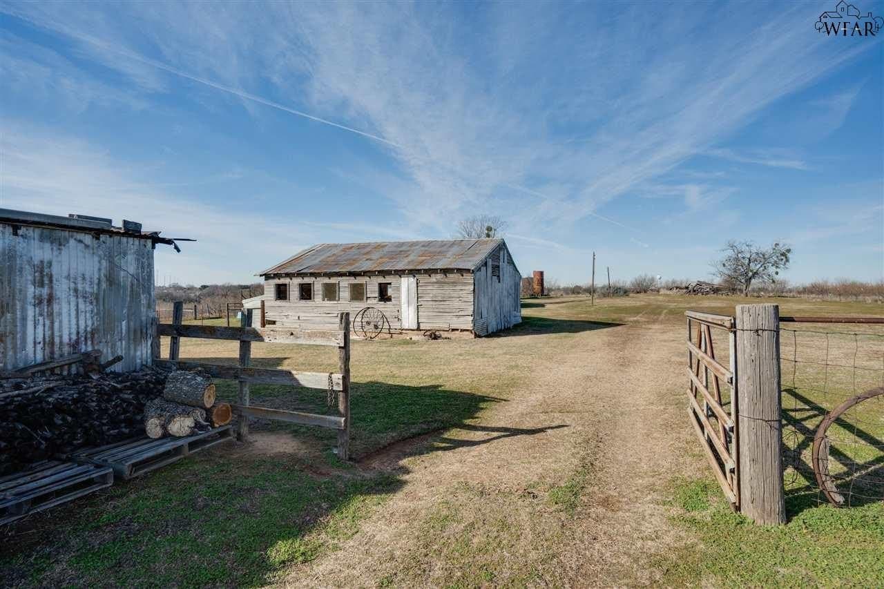107.31 acres in Archer County - photo 15
