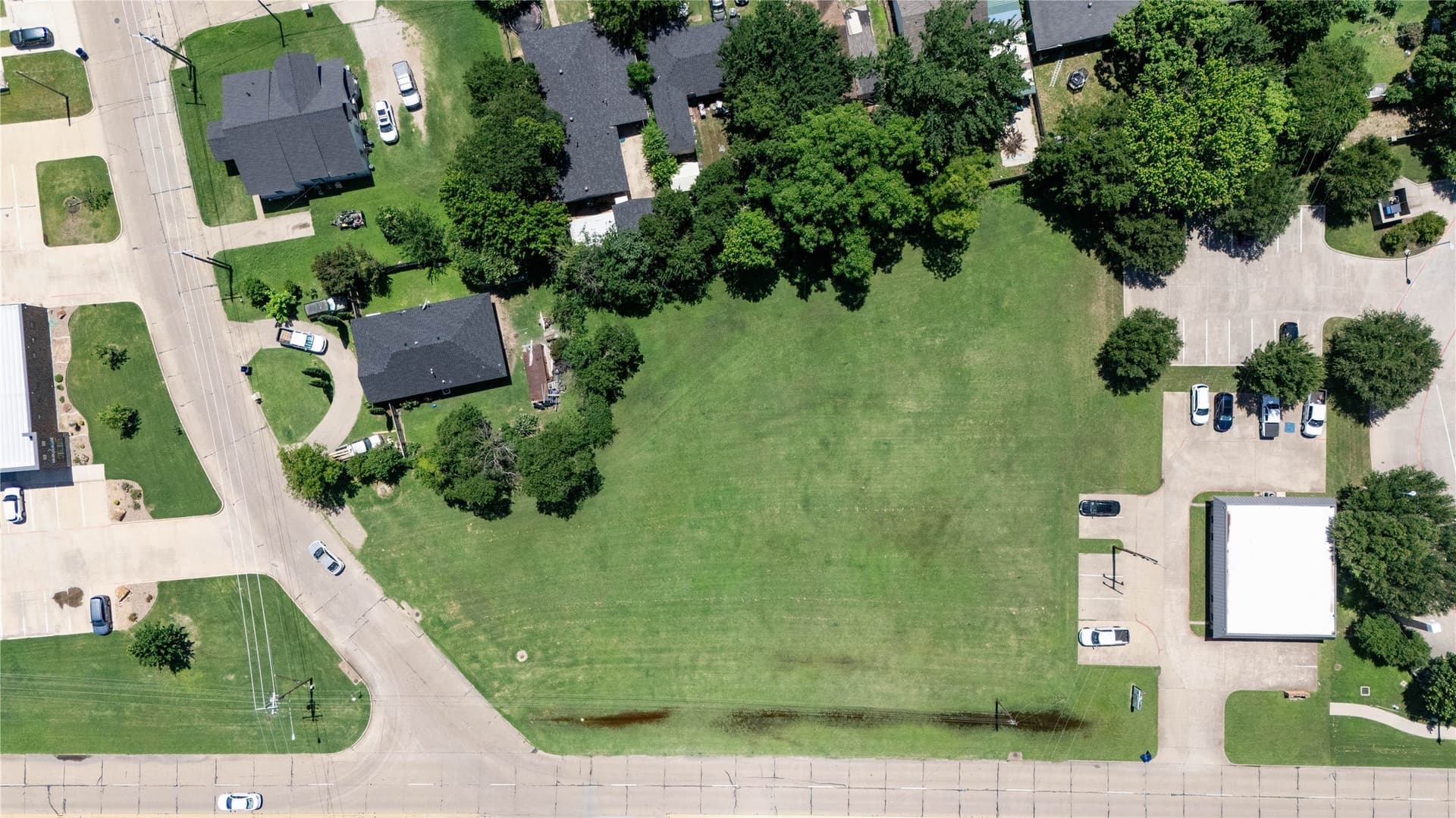1.03 acres in Ellis County
