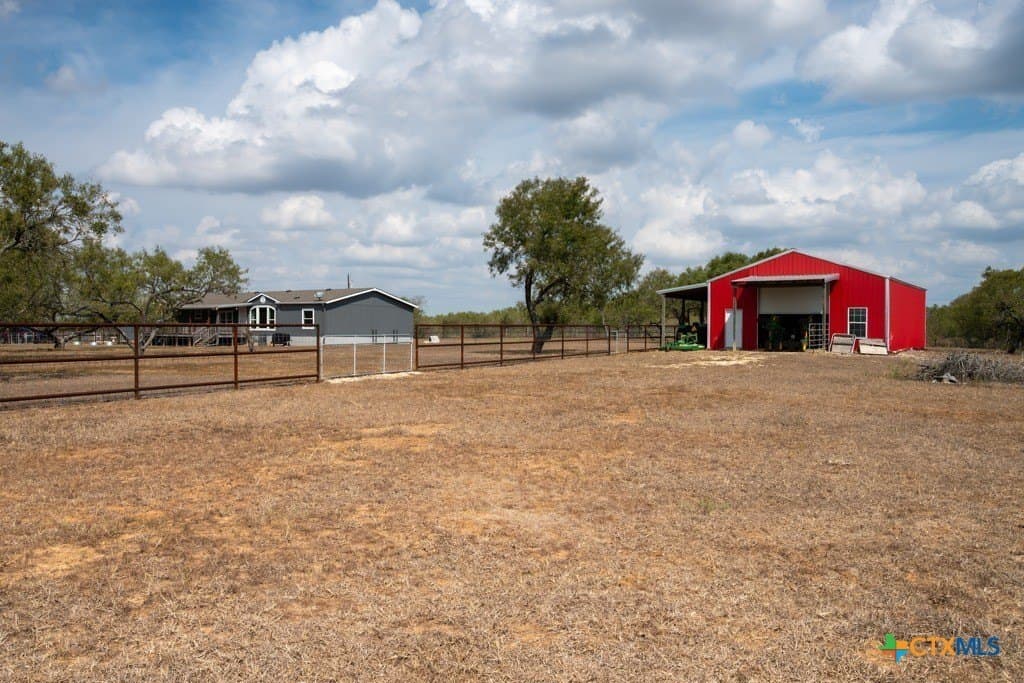 81.89 acres in Caldwell County - photo 2