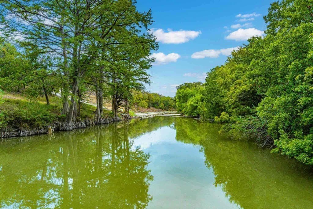 4.69 acres in Kendall County gallery image 2