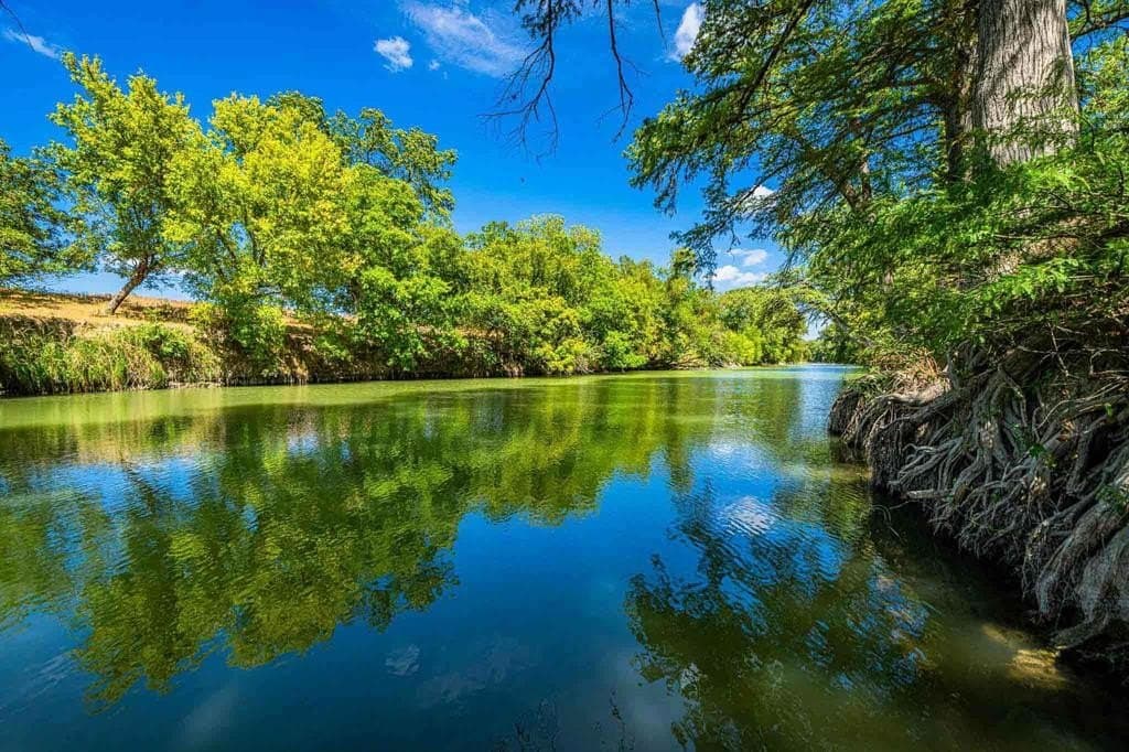 4.69 acres in Kendall County