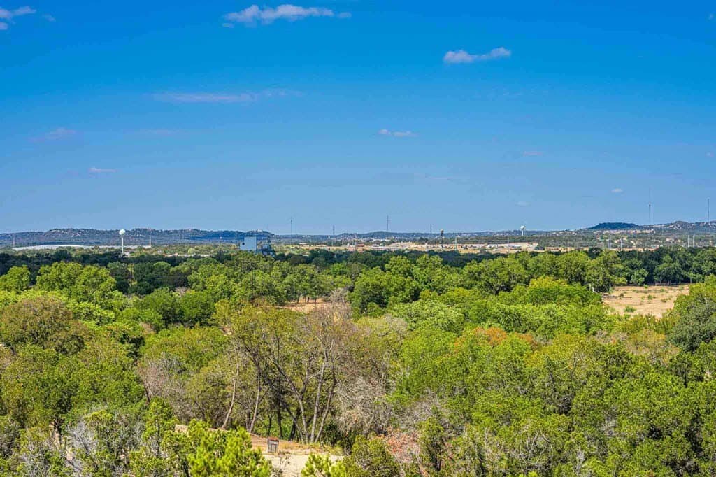 4.69 acres in Kendall County gallery image 4