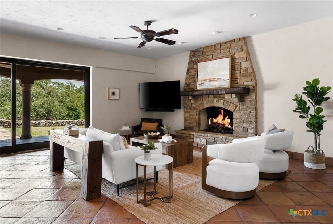 25 acres in Travis County - photo 4
