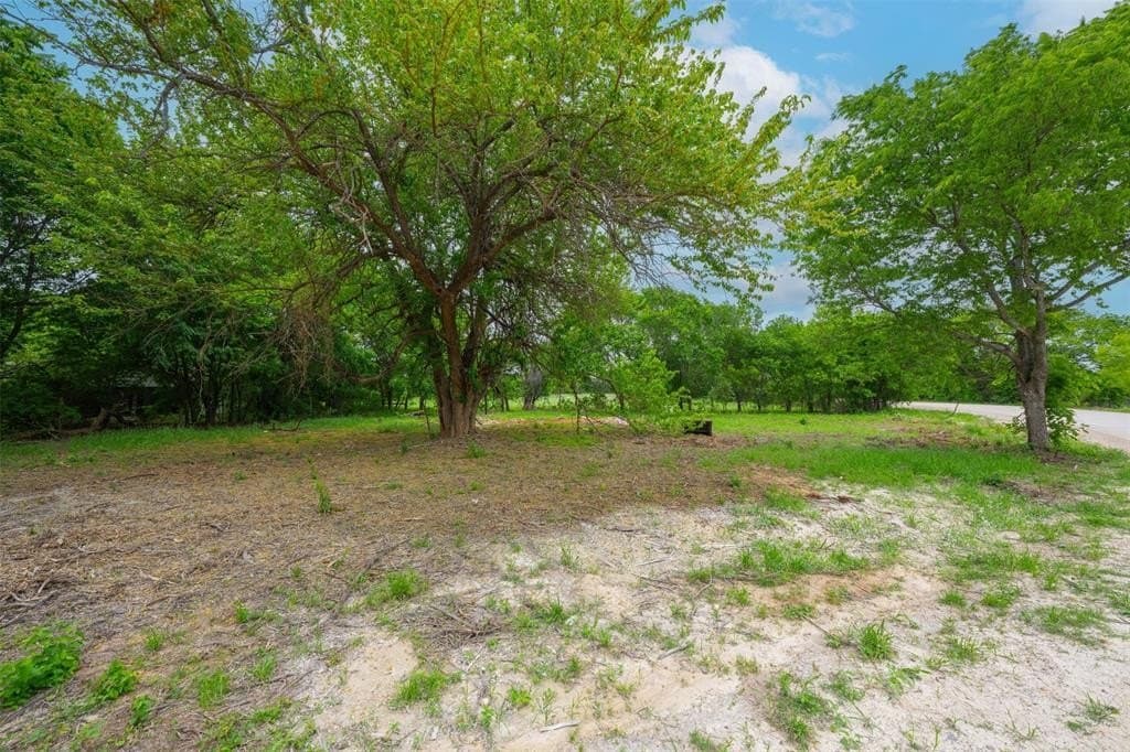 1 acres in Johnson County gallery image 3