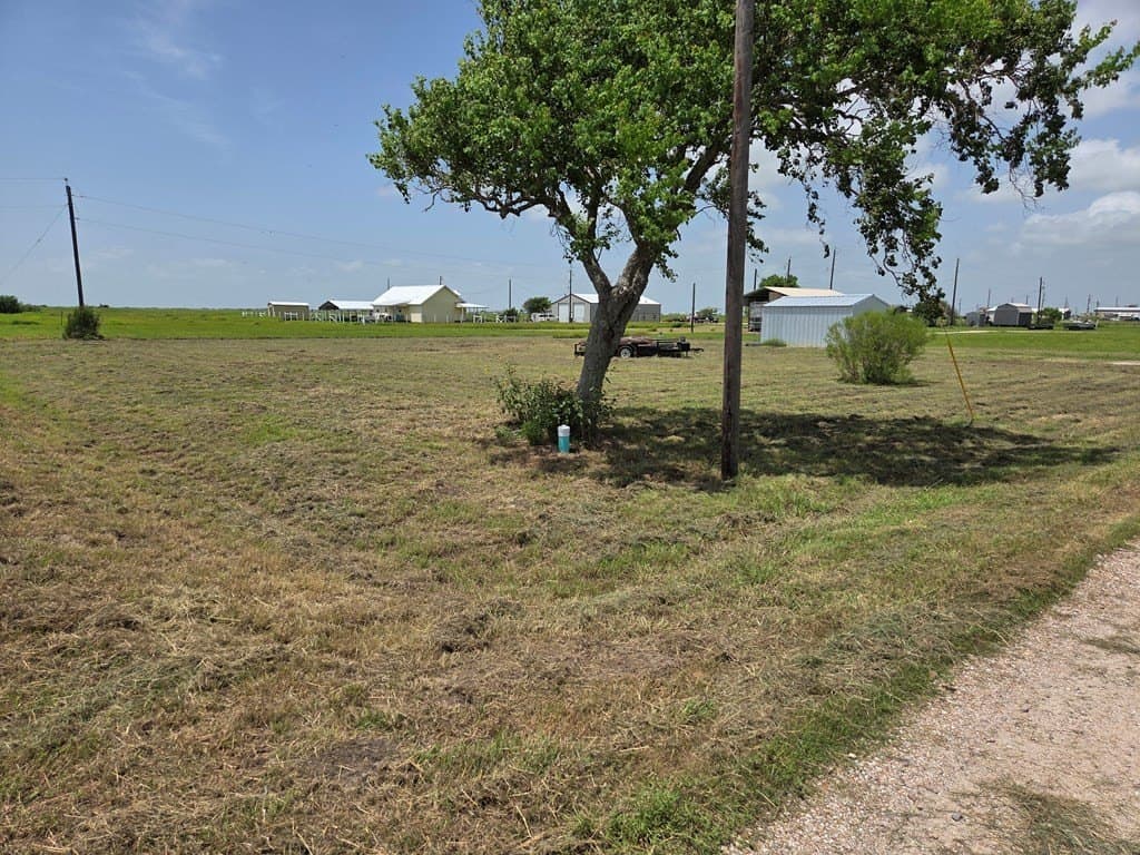 0.42 acres in Palacios Area County - photo 6