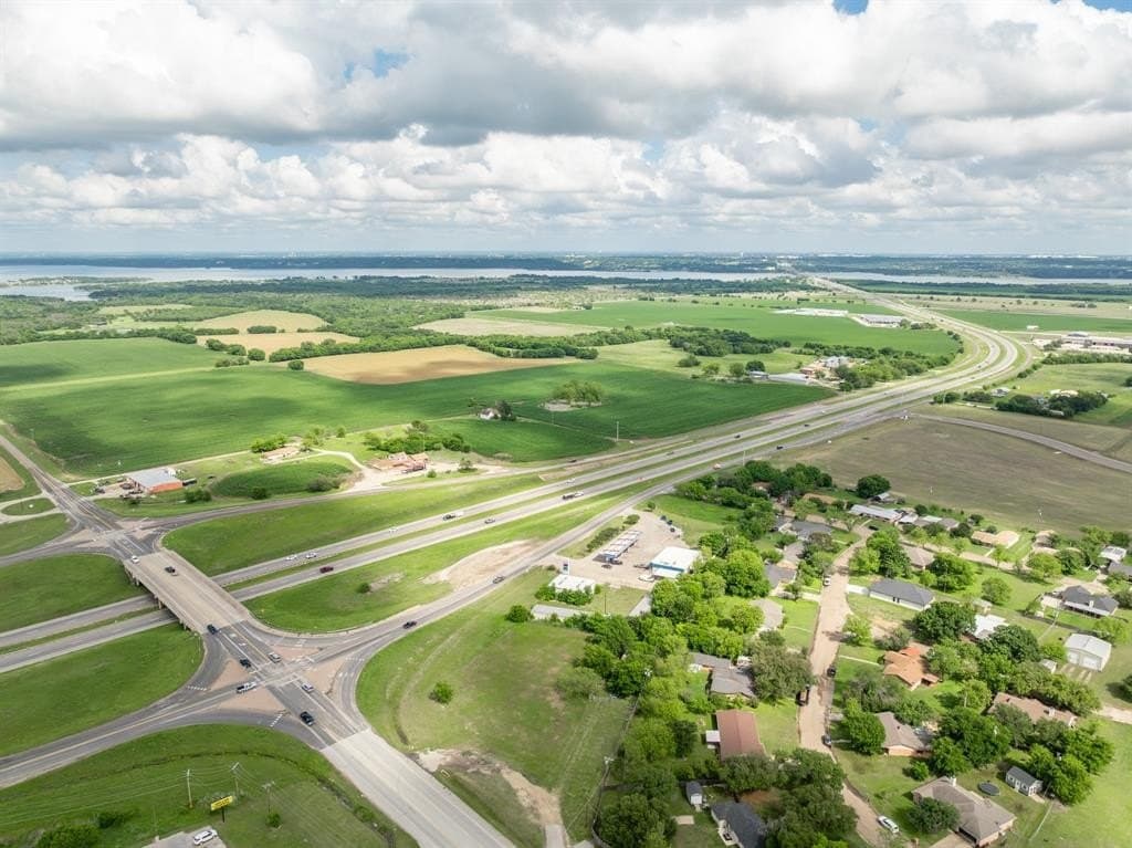 0.95 acres in McLennan County gallery image 3