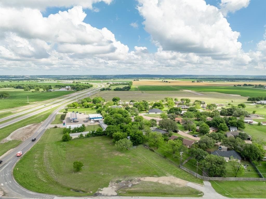 0.95 acres in McLennan County gallery image 2