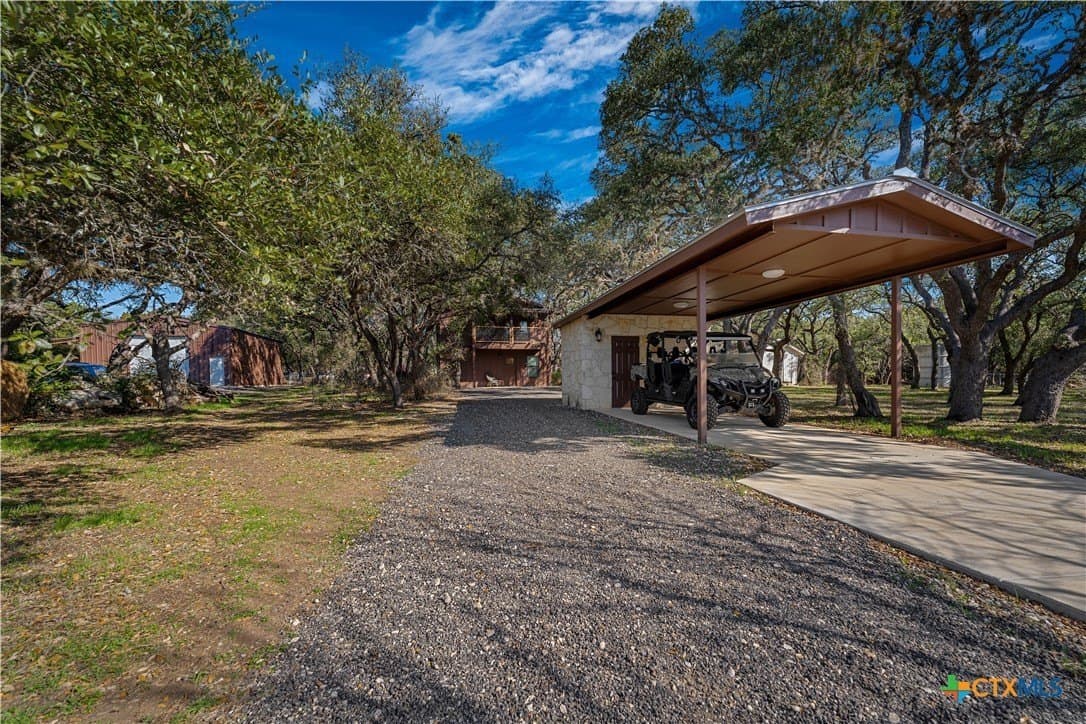 20 acres in Comal County - photo 33