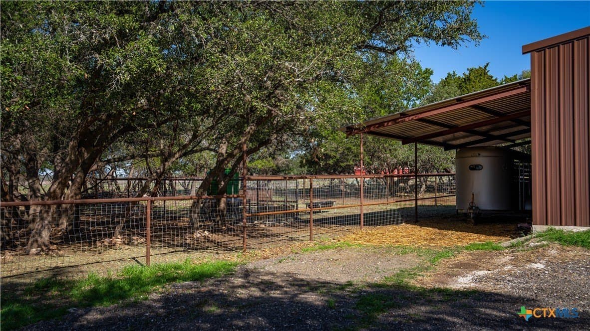 20 acres in Comal County - photo 27