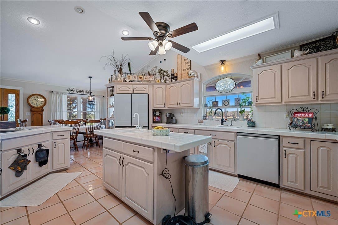 20 acres in Comal County - photo 41