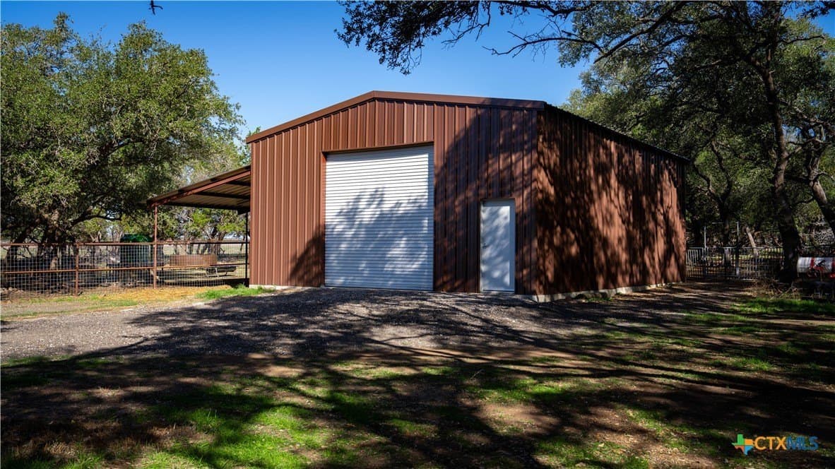 20 acres in Comal County gallery image 3