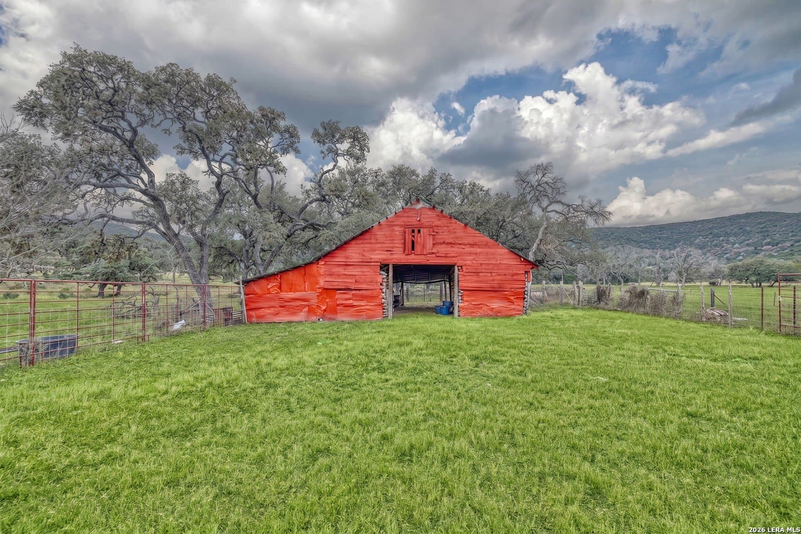 31 acres in Real County - photo 8
