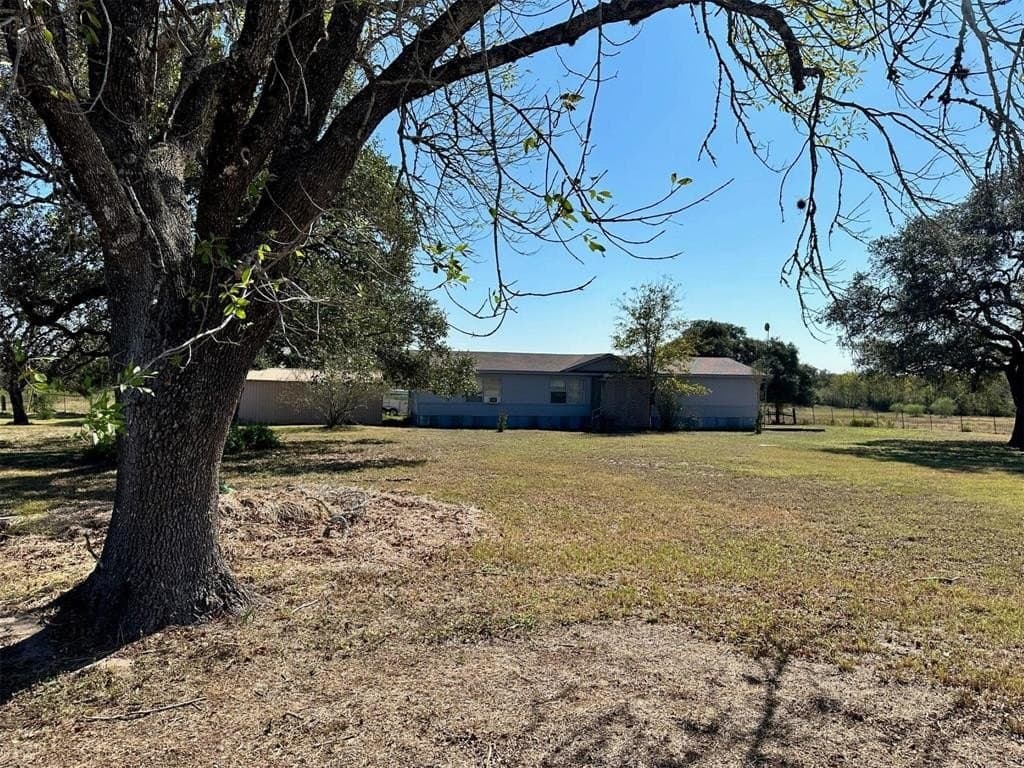 22 acres in Lavaca County