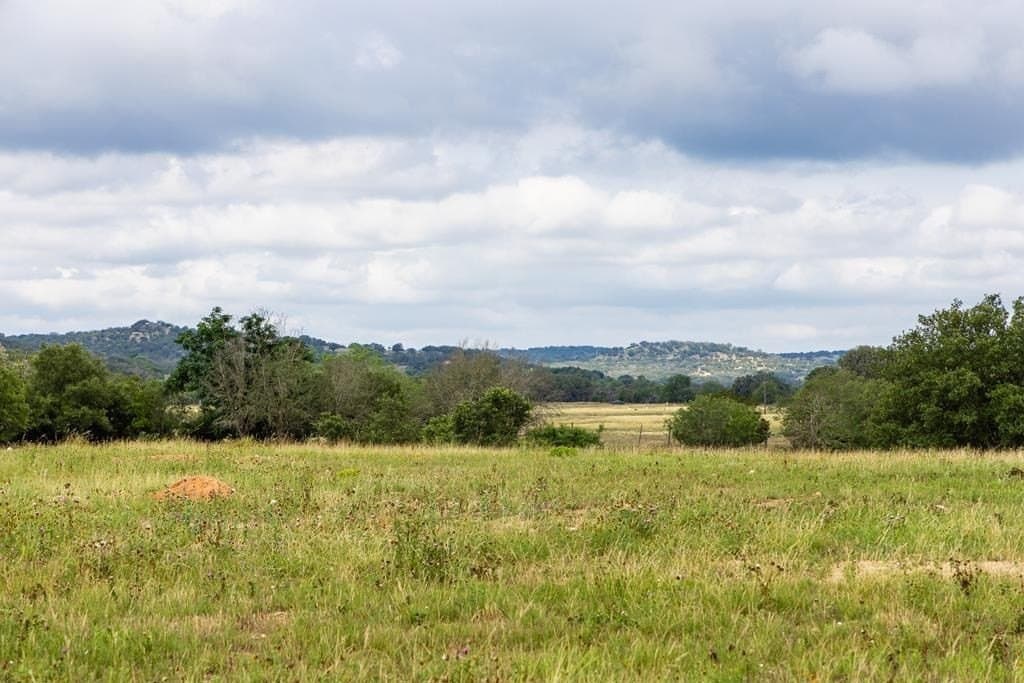 0.71 acres in Kerr County - photo 8