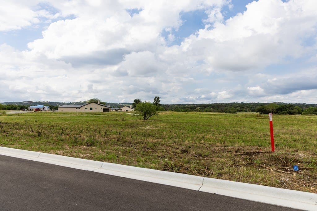 0.71 acres in Kerr County - photo 11