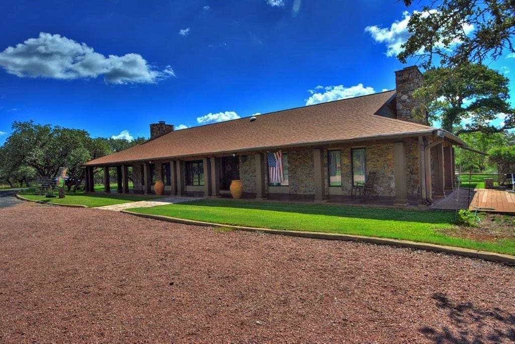 11.28 acres in Kerr County