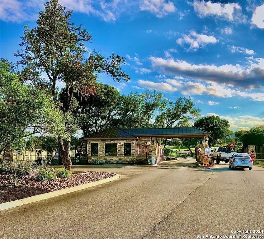 1.01 acres in Comal County gallery image 2