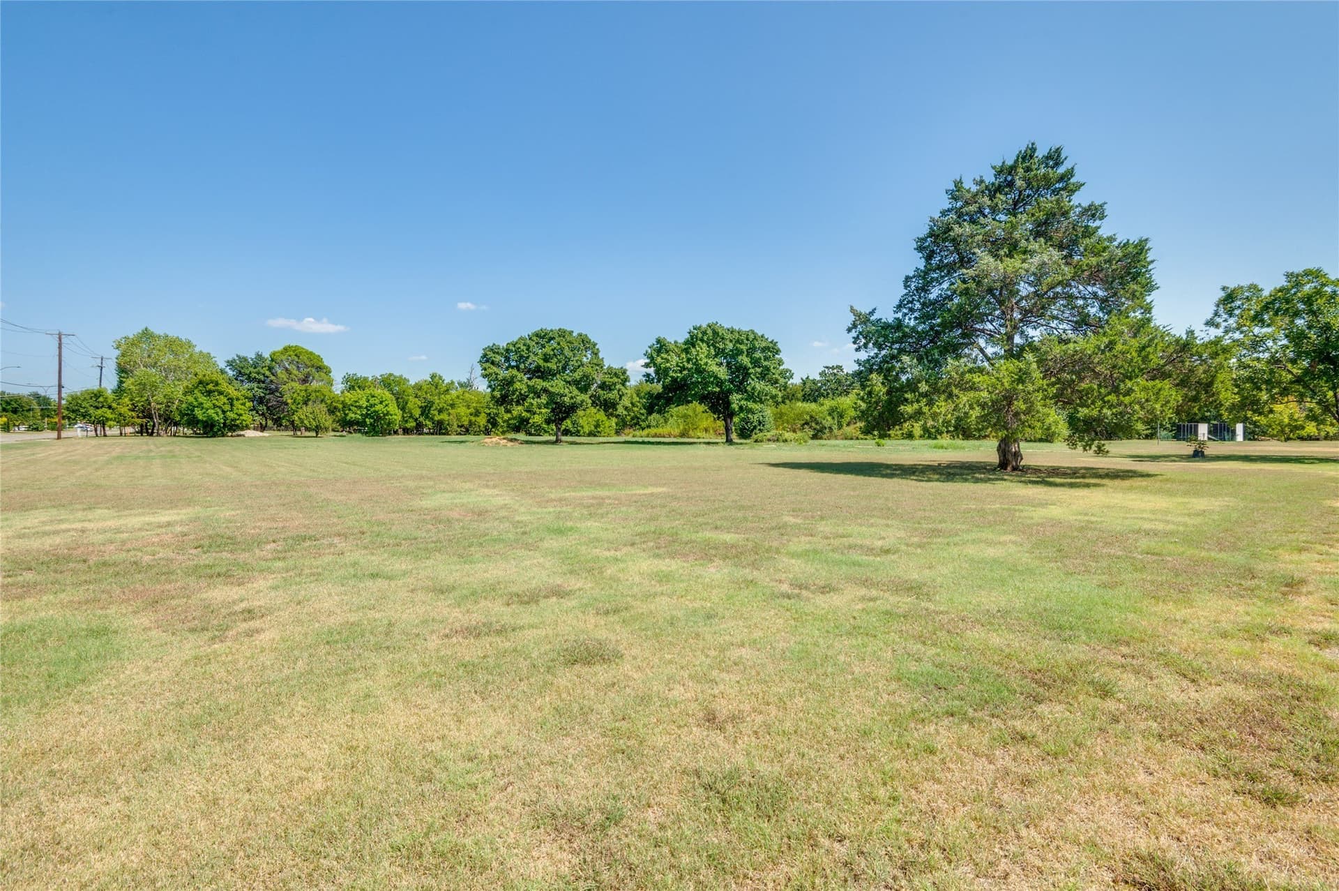 4.57 acres in Tarrant County - photo 7
