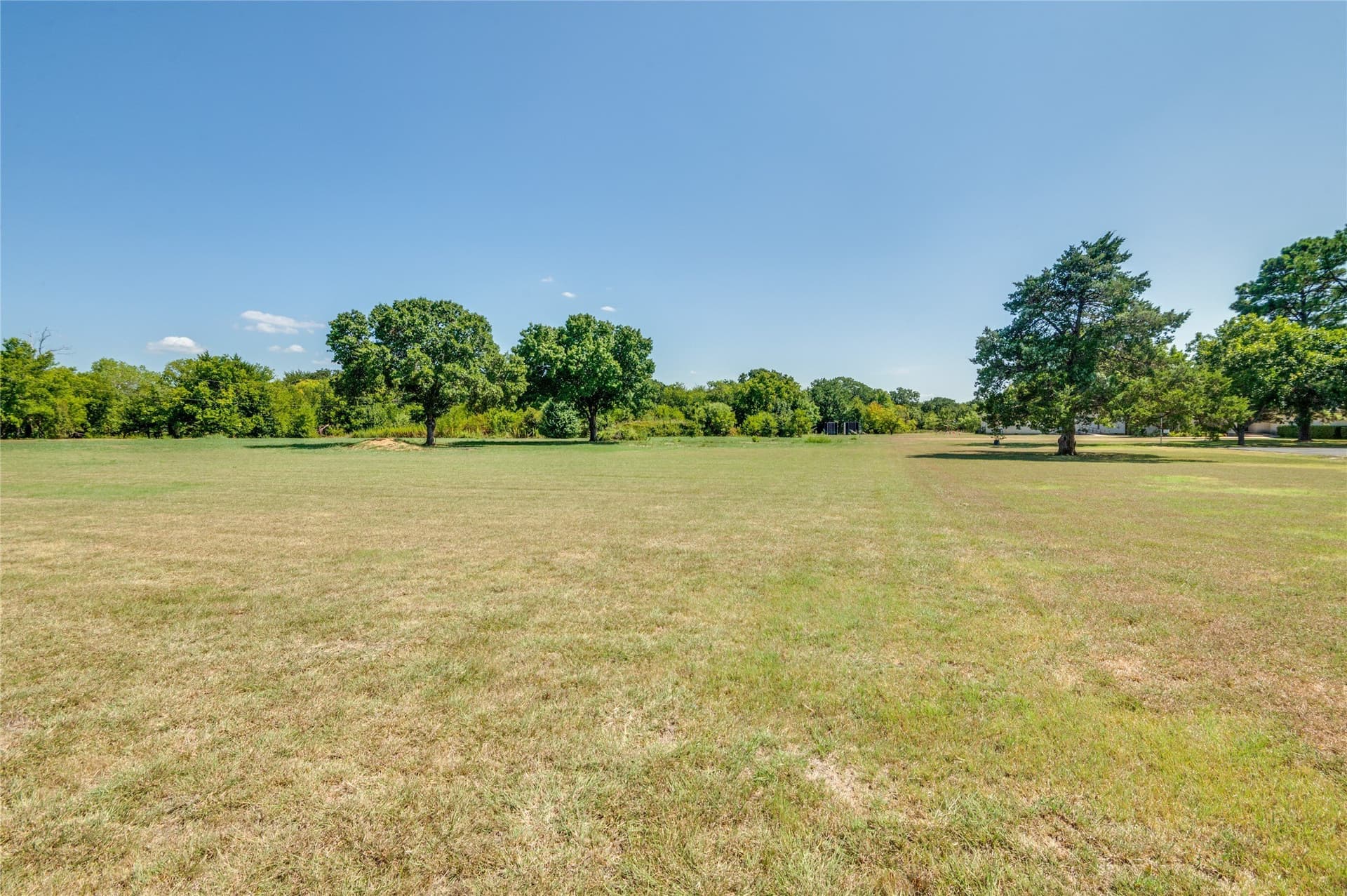 4.57 acres in Tarrant County - photo 9