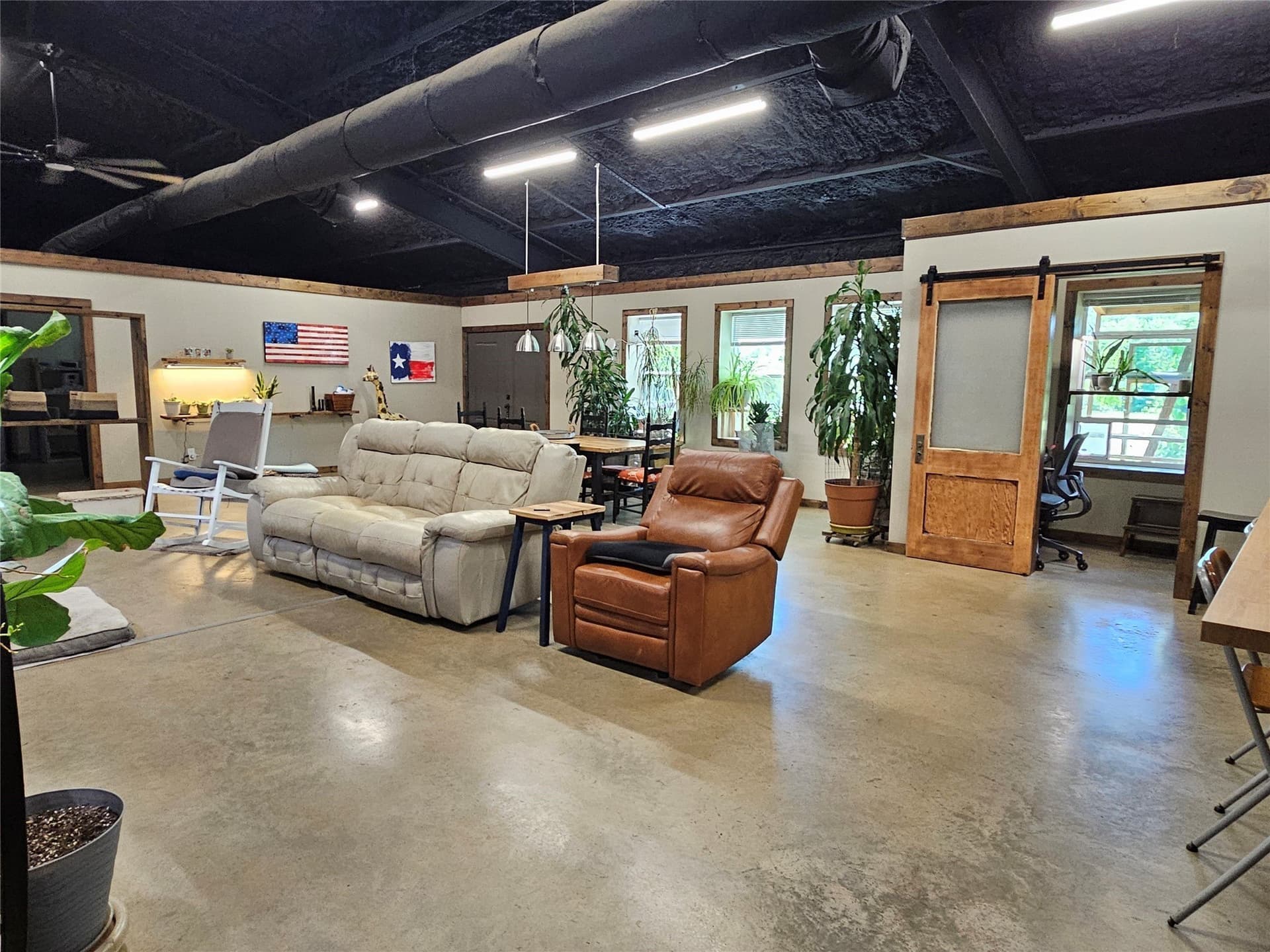 36.68 acres in Smith County - photo 8