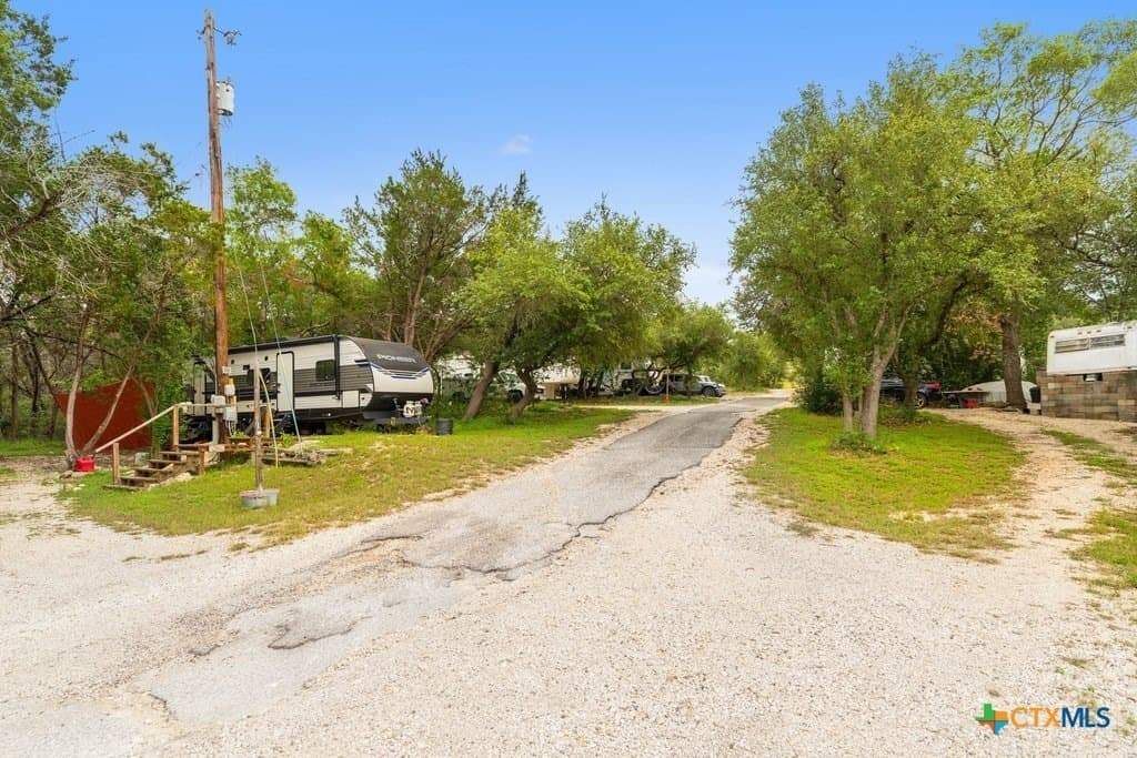 12.73 acres in Hays County gallery image 4