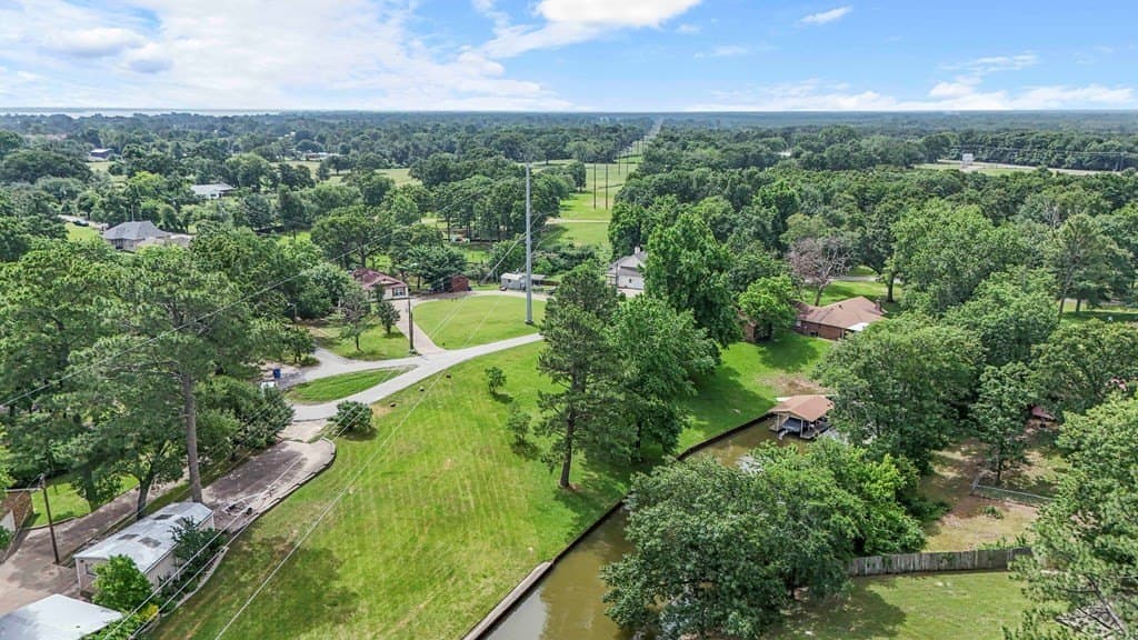 0.28 acres in Henderson County - photo 7