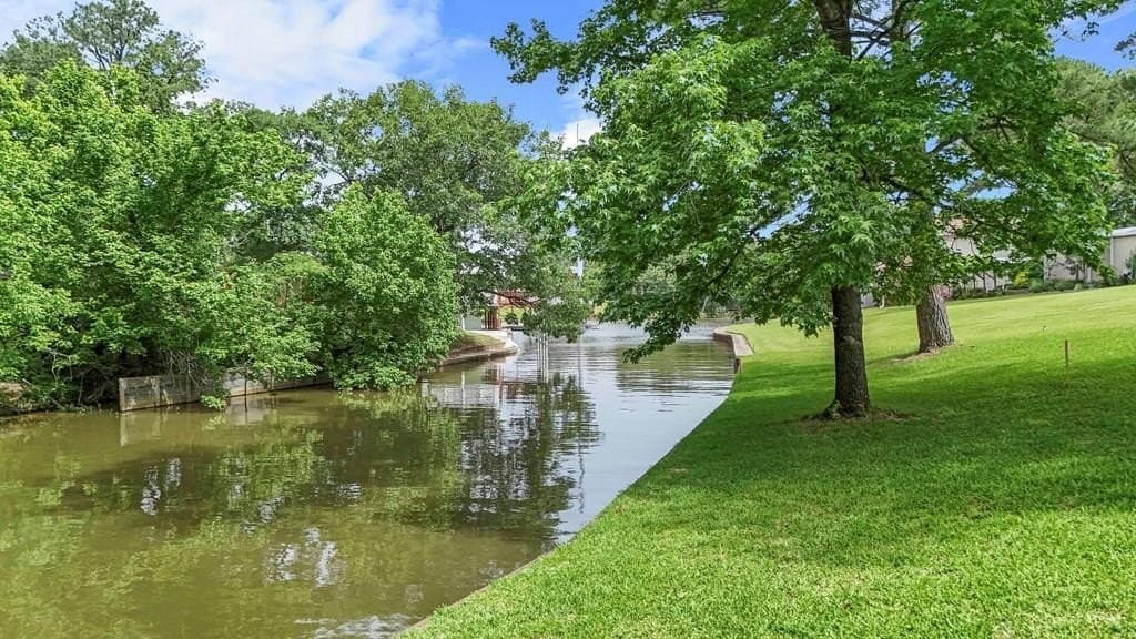 0.28 acres in Henderson County gallery image 3