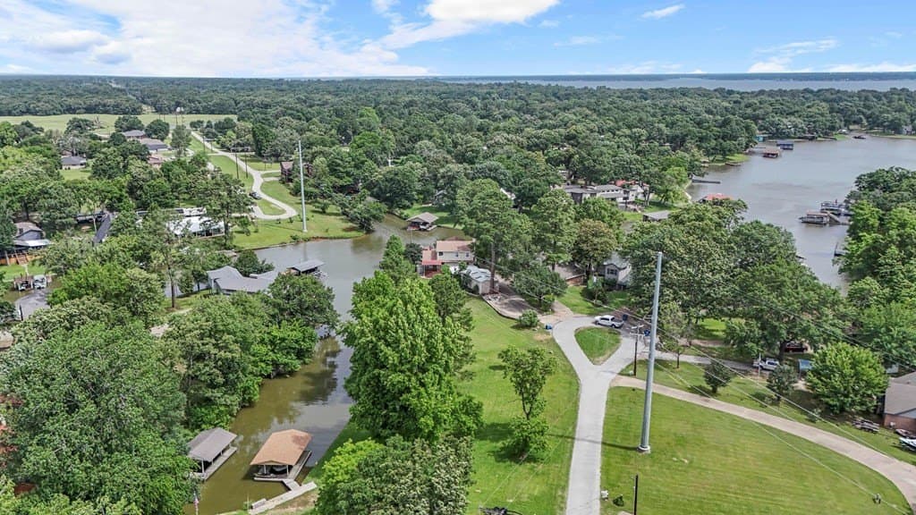 0.28 acres in Henderson County - photo 12