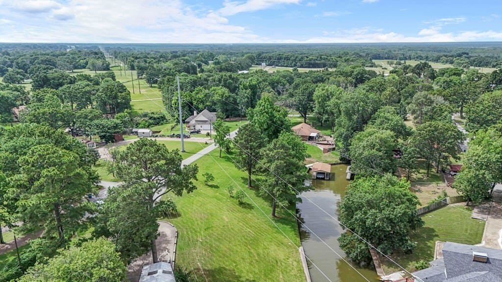 0.28 acres in Henderson County - photo 8