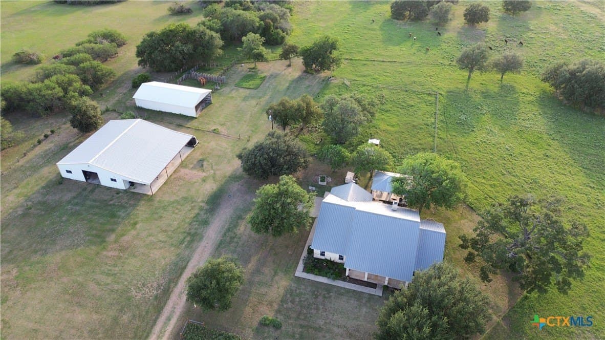 52.38 acres in DeWitt County gallery image 3