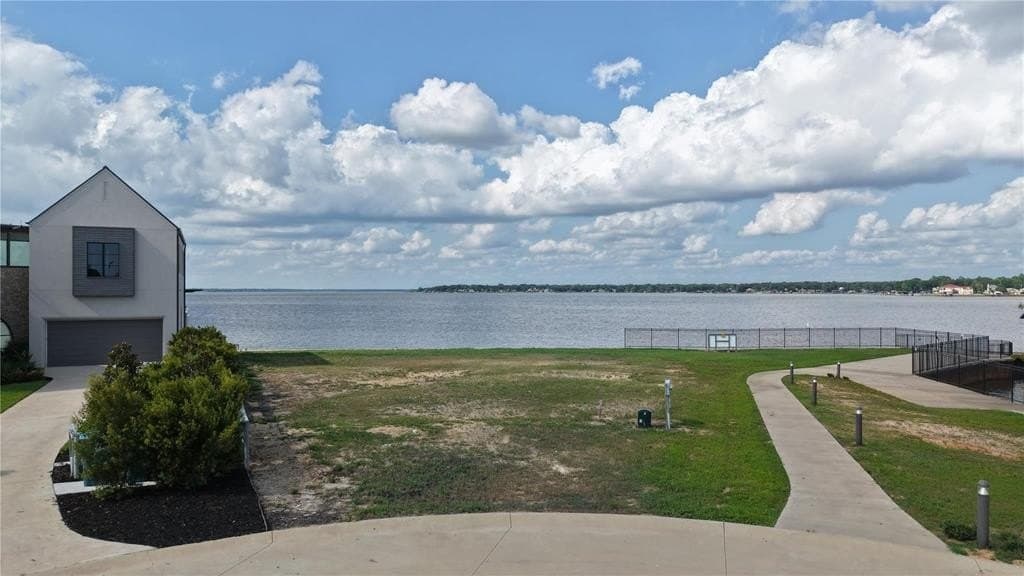 0.21 acres in Henderson County - photo 7