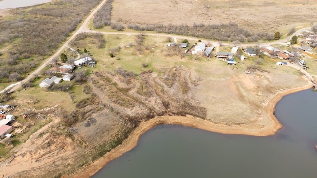1.06 acres in Jones County - photo 9