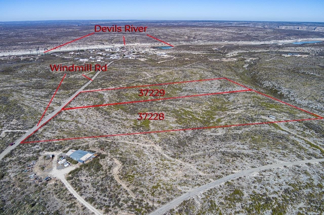 15.83 acres in Val Verde County