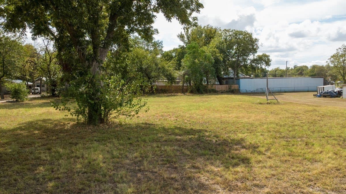 0.43 acres in Johnson County - photo 2