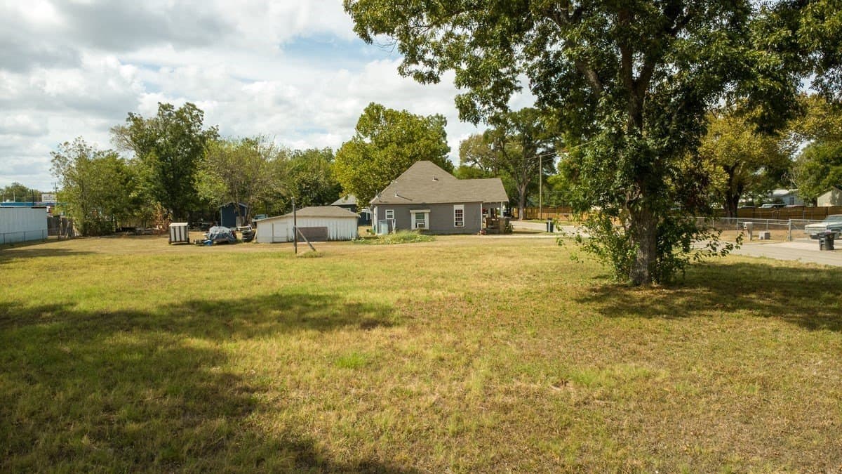 0.43 acres in Johnson County - photo 4