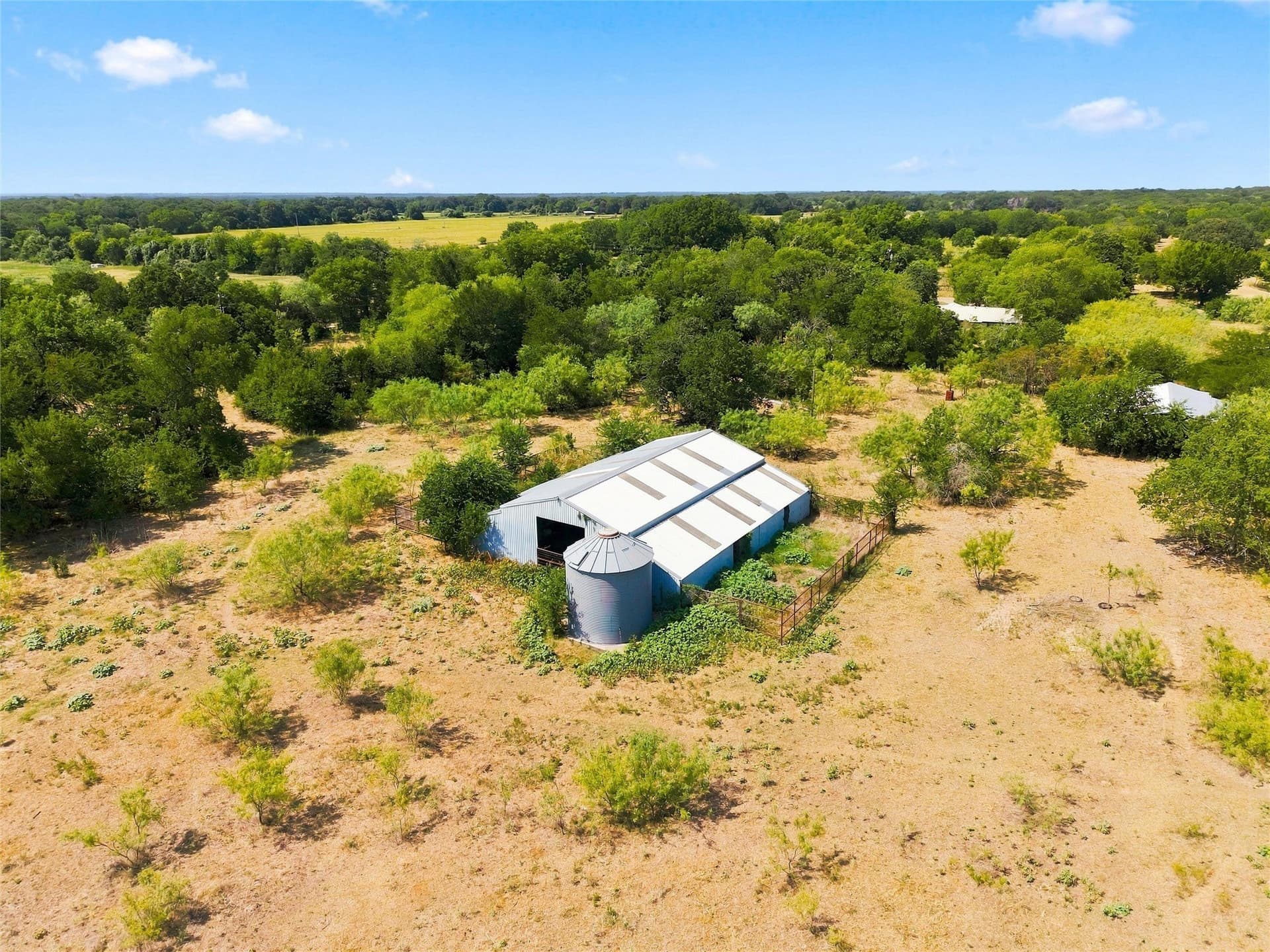 10 acres in McLennan County gallery image 3