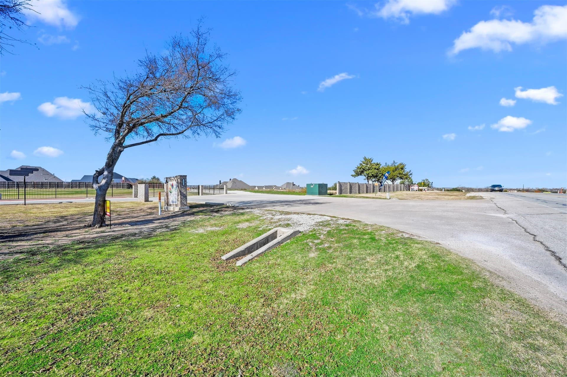 1.28 acres in Tarrant County - photo 20