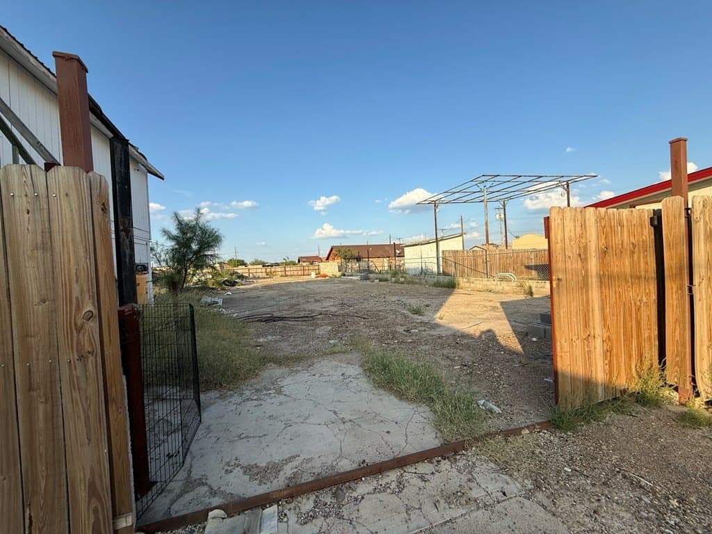 0.44 acres in Maverick County gallery image 3