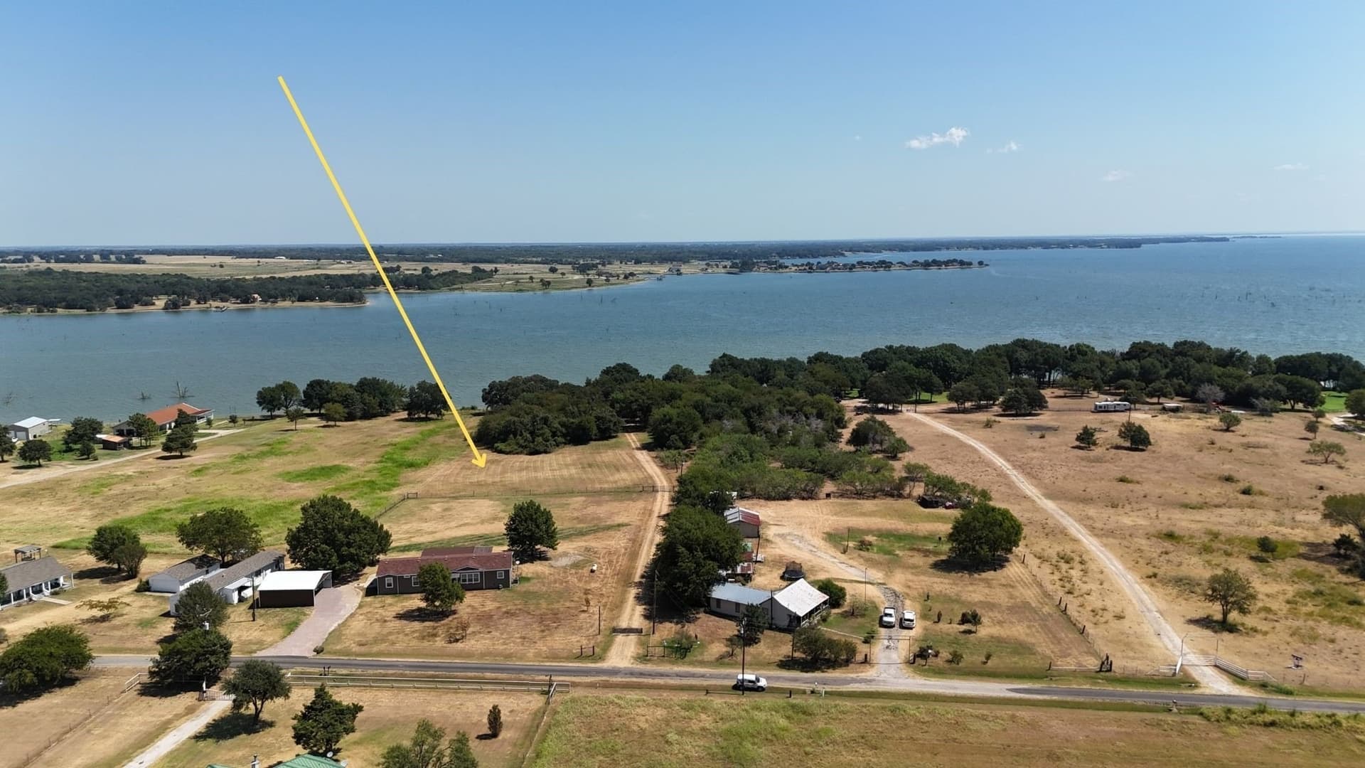 3.81 acres in Navarro County