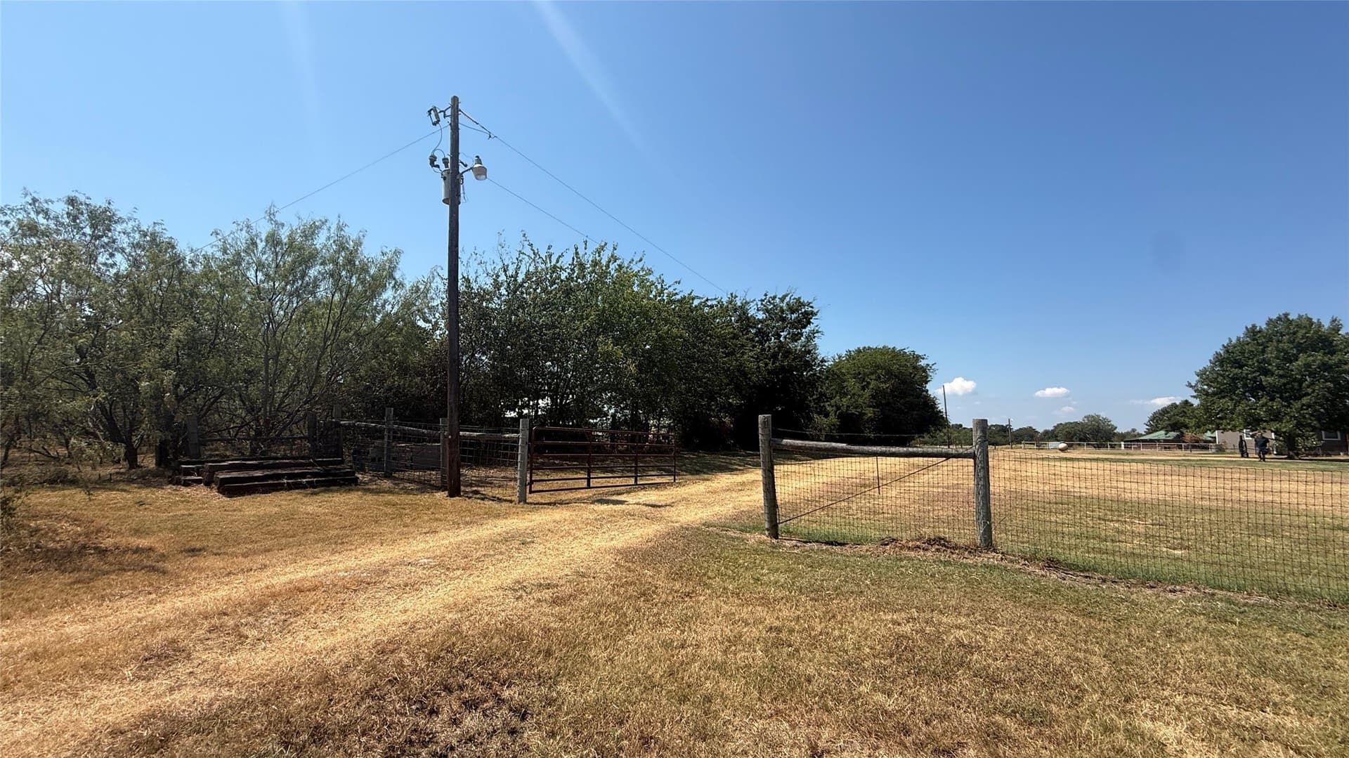 3.81 acres in Navarro County - photo 6