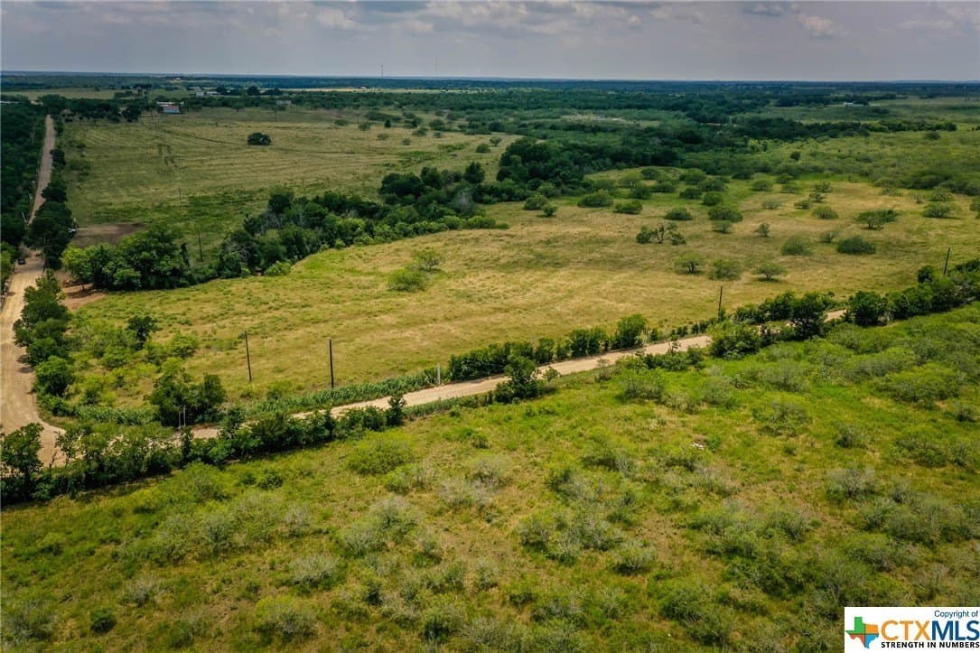 10.01 acres in Gonzales County - photo 22