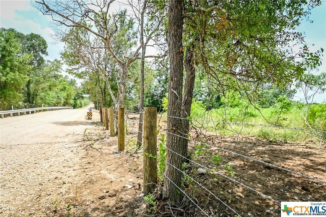 10.01 acres in Gonzales County - photo 14