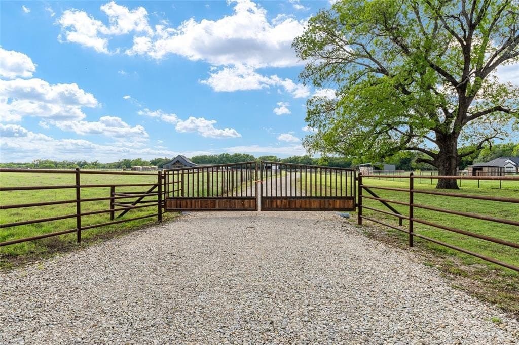 10 acres in Hood County gallery image 4