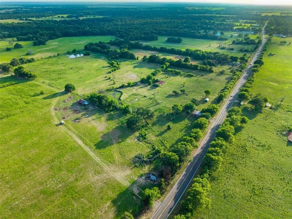 5 acres in Henderson County gallery image 2