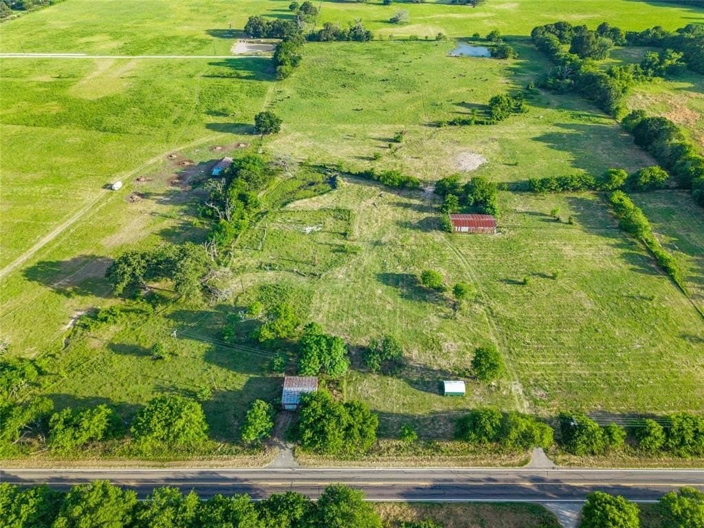 5 acres in Henderson County gallery image 4