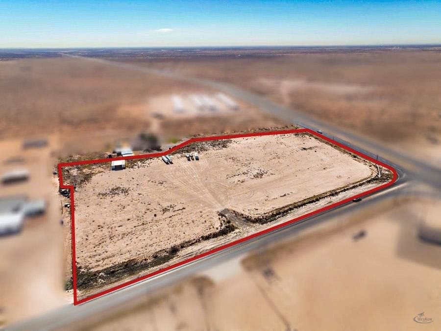 9.53 acres in Ward County